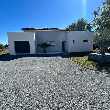 Contemporary With Pool * Creysse (Dordogne)