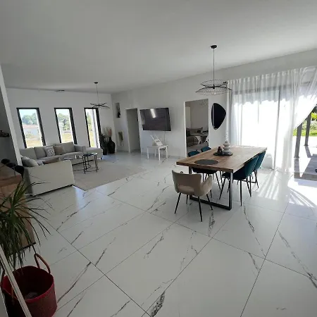 Contemporary With Pool Villa *